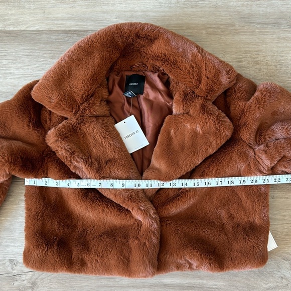 Forever 21 Plush Cropped Faux Fur Coat sz M - Picture 3 of 12